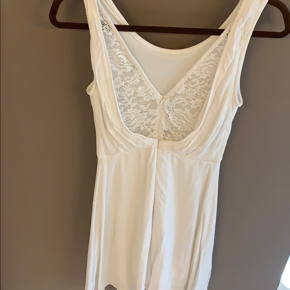 White lace back zip up dress. - Picture 4 of 6